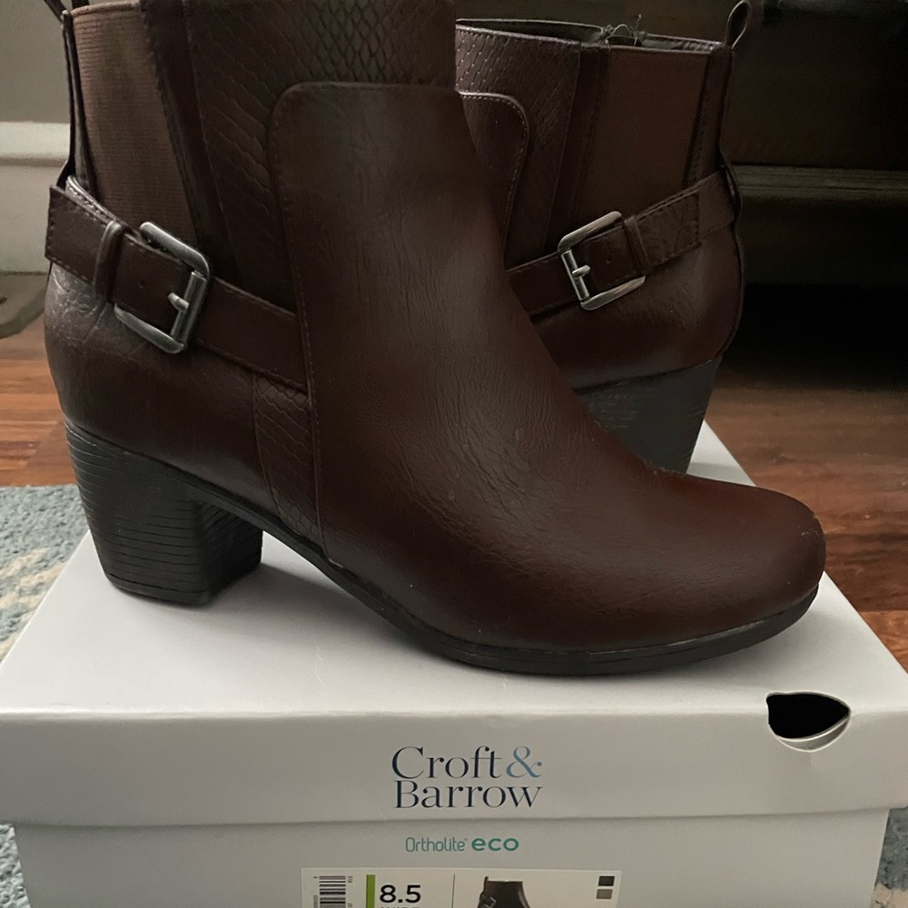 Croft and Barrow brown ankle boots